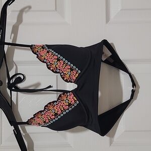 Shade & Shore 34b black swim top